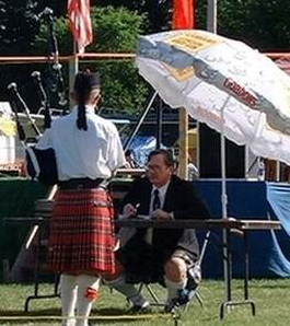 Jeff in his first solo competition with his new pipes - Georgetown, 2001